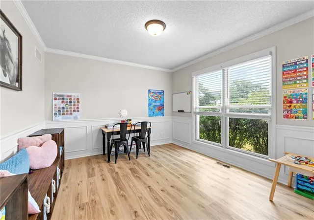 Photo 4 of Sale Pending at 9924 N Marsh Ave, Kansas City, MO 64157 | MLS# 2638567 | Listing updated on 2026-09-16