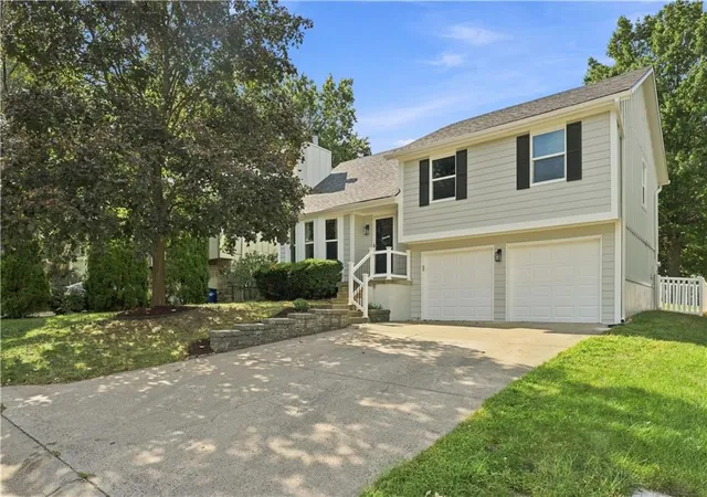 Photo 1 of Sale Pending at 16407 W 126th St, Olathe, KS 66062 | MLS# 2638570 | Listing updated on 2026-09-04
