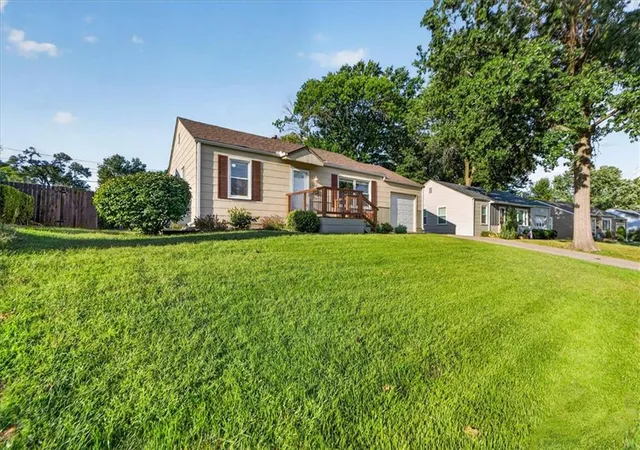 Photo 1 of Single family home for sale at 11501 W 68Th St, Shawnee, KS 66203 | MLS# 2638574 | Listing updated on 2026-09-21