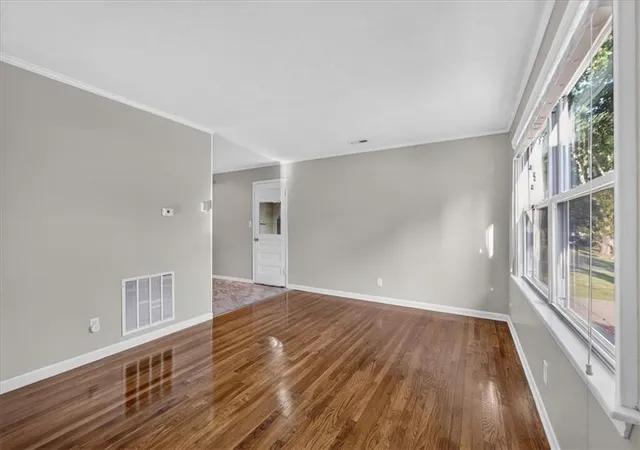 Photo 4 of Single family home for sale at 11501 W 68Th St, Shawnee, KS 66203 | MLS# 2638574 | Listing updated on 2026-09-21