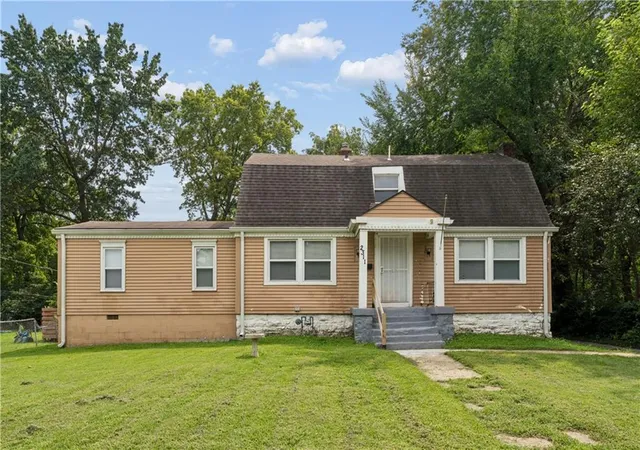Single family home for sale at 2311 E 73rd Street, Kansas City, MO 64132 | MLS# 2638580