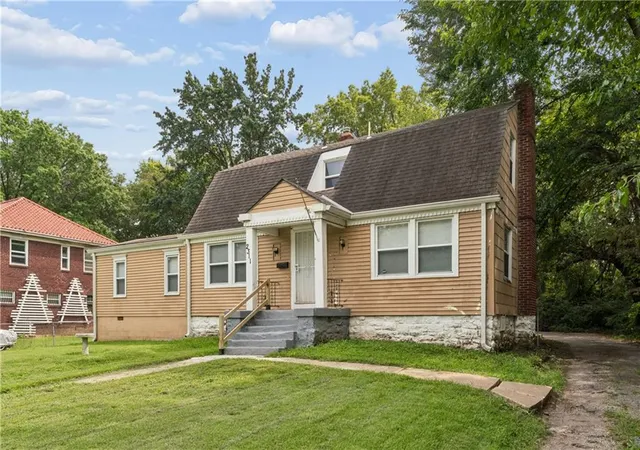 Photo 3 of Single family home for sale at 2311 E 73rd Street, Kansas City, MO 64132 | MLS# 2638580 | Listing updated on 2026-09-28