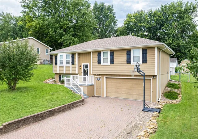 Photo 1 of Sale Pending at 6218 N 25th Street Ter, Country Club, MO 64505 | MLS# 2638582 | Listing updated on 2026-08-28