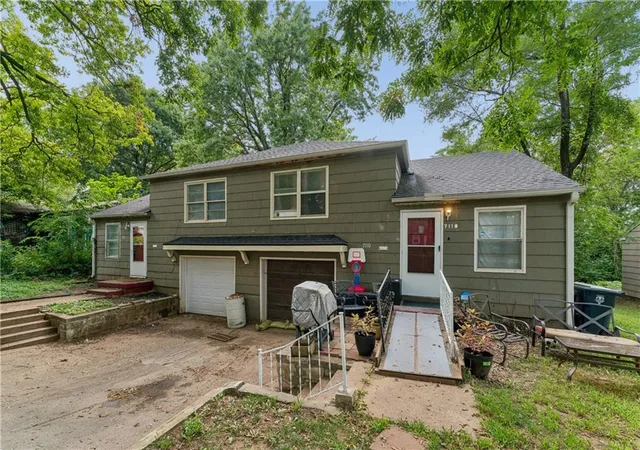Photo 3 of Sale Pending at 7110 Virginia Ave, Kansas City, MO 64131 | MLS# 2638584 | Listing updated on 2026-09-26