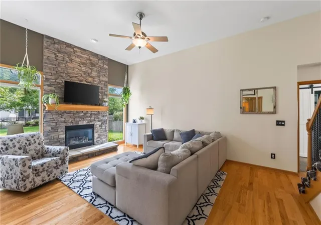3rd image of 9431 N Monroe Ct, Kansas City, MO 64156 | MLS# 2638588