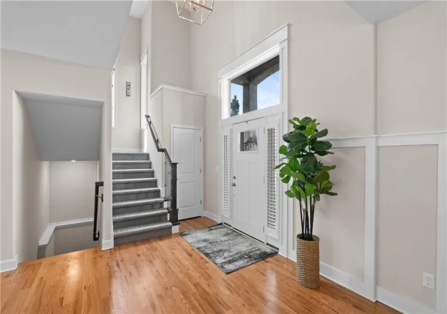 Photo 3 of Single family home for sale at 2911 Sw Arthur Dr, Lee's Summit, MO 64082 | MLS# 2638592 | Listing updated on 2026-10-08
