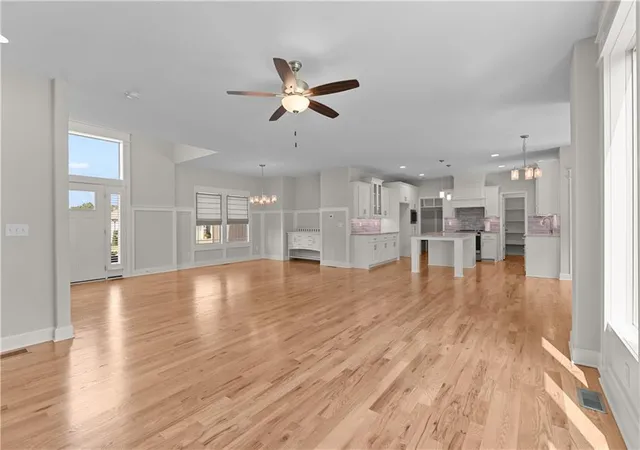 Photo 3 of Single family home for sale at 2911 Sw Arthur Dr, Lee's Summit, MO 64082 | MLS# 2638592 | Listing updated on 2026-09-19