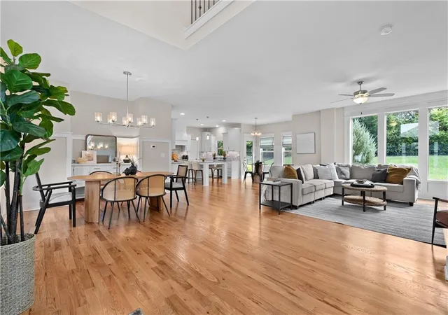 Photo 2 of Single family home for sale at 2911 Sw Arthur Dr, Lee's Summit, MO 64082 | MLS# 2638592 | Listing updated on 2026-10-08