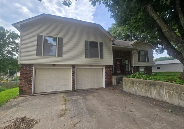 1st image of 809 Tanyard Dr, Wellington, MO 64097 | MLS# 2638595