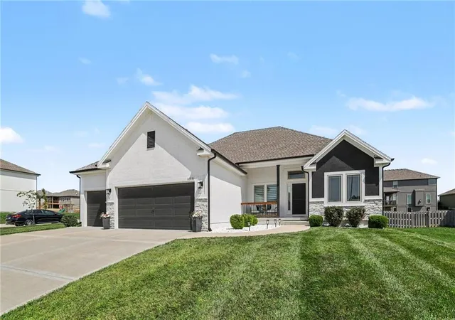 Photo 3 of Single family home for sale at 10931 N Bristol Ave, Kansas City, MO 64156 | MLS# 2638597 | Listing updated on 2026-10-09