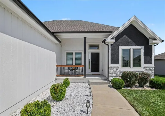 Photo 4 of Single family home for sale at 10931 N Bristol Ave, Kansas City, MO 64156 | MLS# 2638597 | Listing updated on 2026-10-09