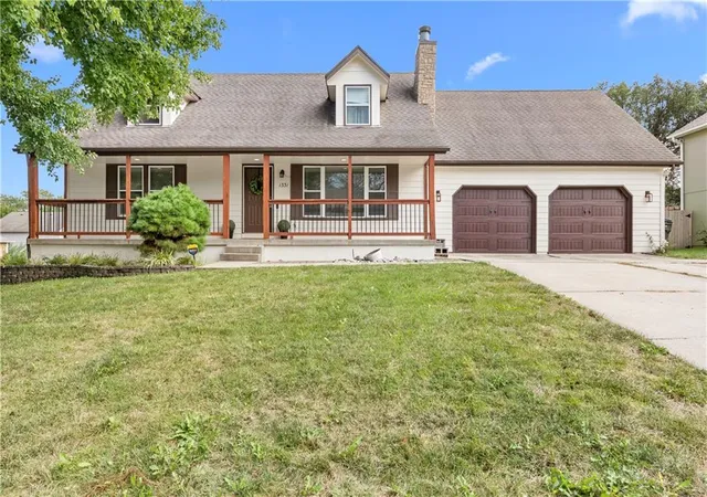 Single family home for sale at 1331 NE Depot Dr, Lees Summit, MO 64086 | MLS# 2638600