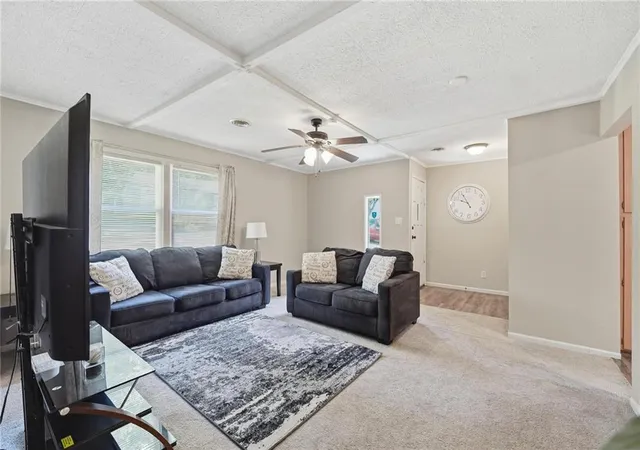 Photo 4 of Sale Pending at 711 Ne 45Th St, Kansas City, MO 64116 | MLS# 2638602 | Listing updated on 2026-10-10