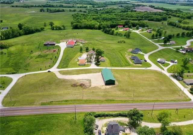 5th image of 30449 Hillside Dr, Maryville, MO 64468 | MLS# 2638605