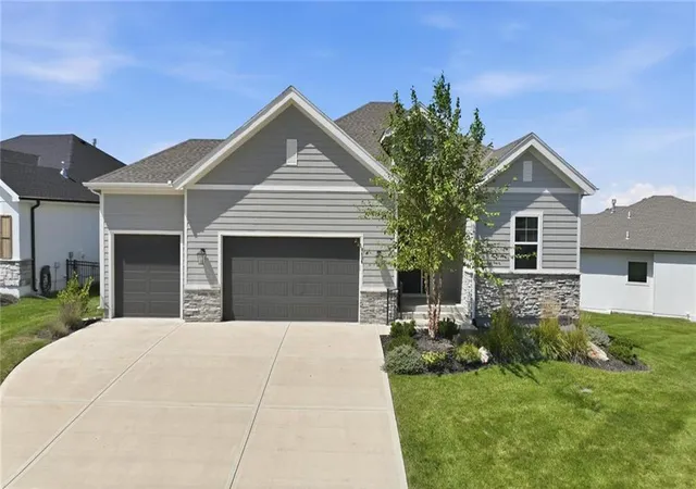 Photo 3 of Single family home for sale at 9436 Aurora St, Lenexa, KS 66220 | MLS# 2638609 | Listing updated on 2026-10-03