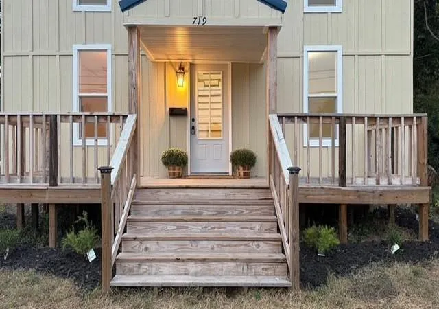 Photo 1 of Single family home for sale at 719 W Olive St, Bolivar, MO 65613 | MLS# 2638610 | Listing updated on 2026-08-28