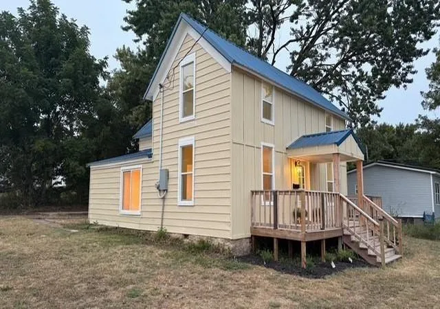Photo 3 of Single family home for sale at 719 W Olive St, Bolivar, MO 65613 | MLS# 2638610 | Listing updated on 2026-08-28