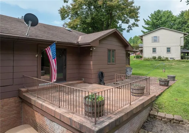 Photo 3 of Sale Pending at 25 Stonecrest Dr, St Joseph, MO 64506 | MLS# 2638612 | Listing updated on 2026-09-03