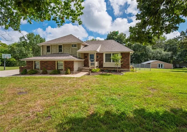 Single family home for sale at 10505 S Munro Rd, Lone Jack, MO 64070 | MLS# 2638617