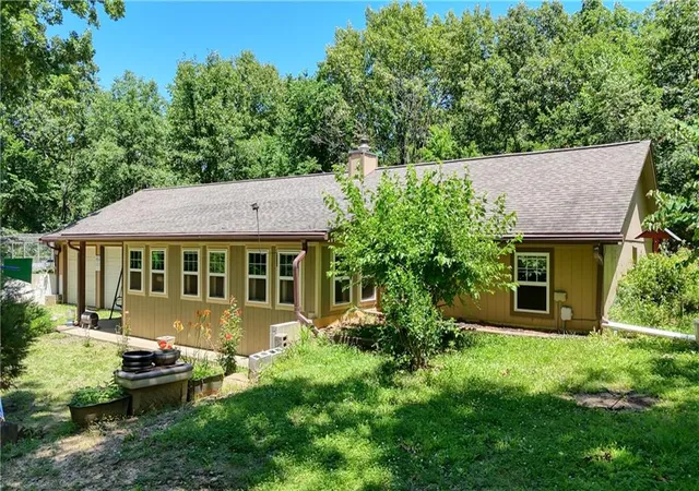 Photo 1 of Single family home for sale at 305 Sw 600 Rd, Warrensburg, MO 64093 | MLS# 2638618 | Listing updated on 2026-10-17