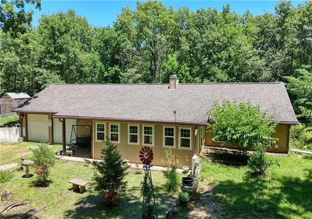Photo 2 of Single family home for sale at 305 Sw 600 Rd, Warrensburg, MO 64093 | MLS# 2638618 | Listing updated on 2026-10-17