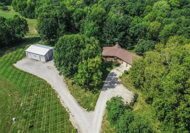 1st image of 23776 Clare Rd, Paola, KS 66071 | MLS# 2638627