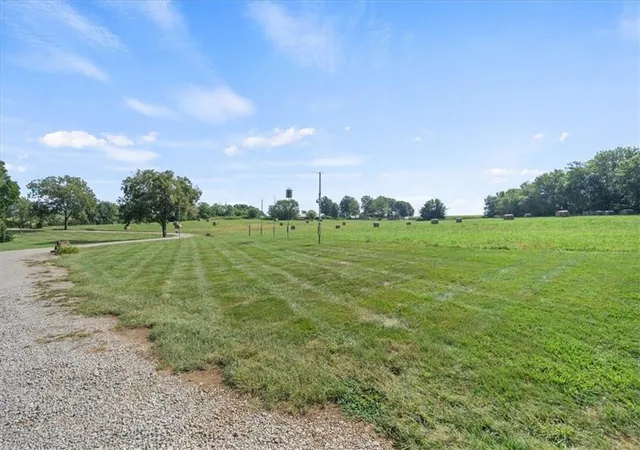 3rd image of 23776 Clare Rd, Paola, KS 66071 | MLS# 2638627