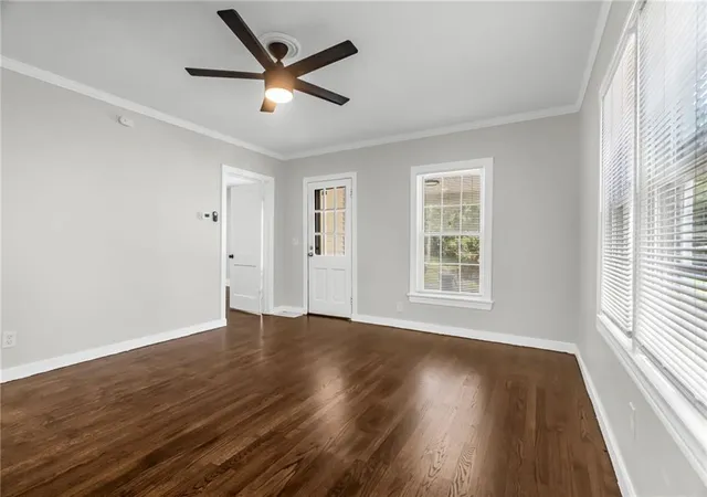 4th image of 417 E Walnut St, Independence, MO 64050 | MLS# 2638634