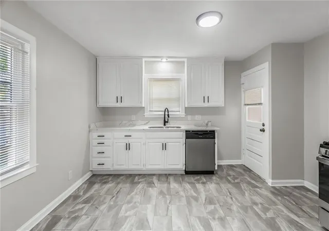 5th image of 417 E Walnut St, Independence, MO 64050 | MLS# 2638634