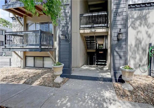 3rd image of 4157 Roanoke Rd, Kansas City, MO 64111