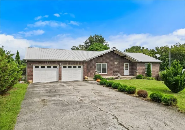Photo 1 of Sale Pending at 612 Crispin St, Richmond, MO 64085 | MLS# 2638640 | Listing updated on 2026-08-31