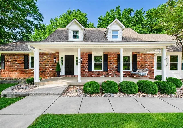 Photo 1 of Single family home for sale at 3318 S Bellechase Dr, Grain Valley, MO 64029 | MLS# 2638648 | Listing updated on 2026-09-03