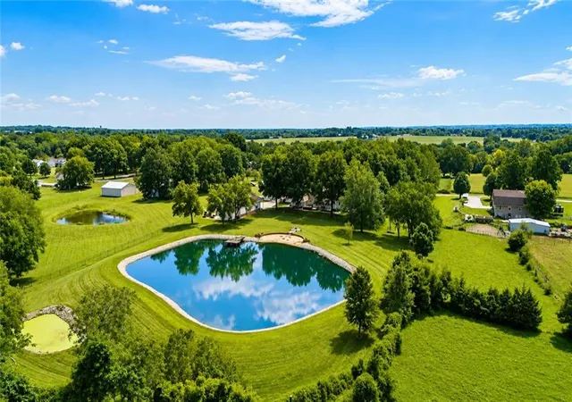 Photo 4 of Single family home for sale at 3318 S Bellechase Dr, Grain Valley, MO 64029 | MLS# 2638648 | Listing updated on 2026-09-03