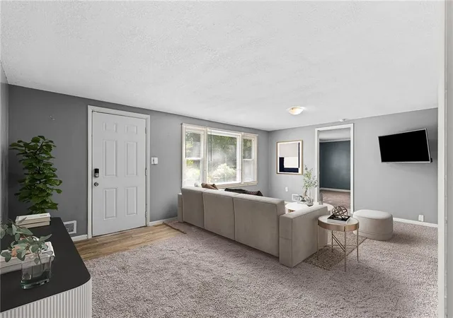 Photo 3 of Sale Pending at 607 SW 8th Street, Blue Springs, MO 64015 | MLS# 2638666 | Listing updated on 2026-09-07