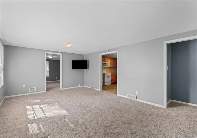 Photo 4 of Sale Pending at 607 SW 8th Street, Blue Springs, MO 64015 | MLS# 2638666 | Listing updated on 2026-09-07