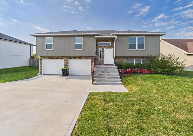 Photo 1 of Sale Pending at 1607 W 6th Street Ter, Knob Noster, MO 65336 | MLS# 2638678 | Listing updated on 2026-09-10