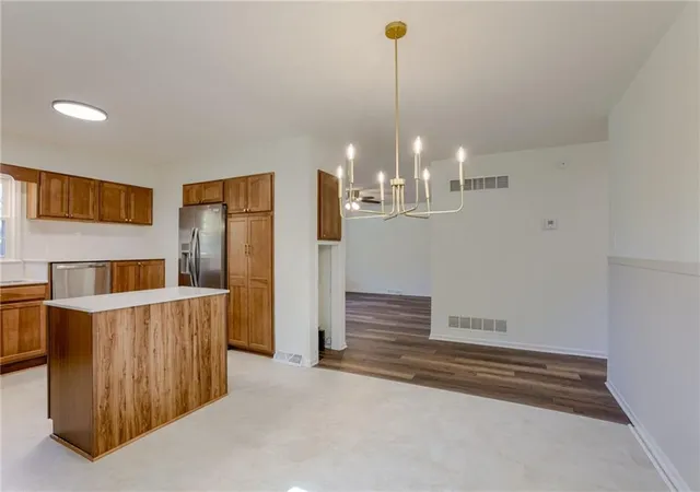 Photo 4 of Single family home for sale at 503 Cunningham St, Richmond, MO 64085 | MLS# 2638691 | Listing updated on 2026-10-06