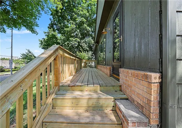 4th image of 6029 Woodson St, Mission, KS 66202 | MLS# 2638692