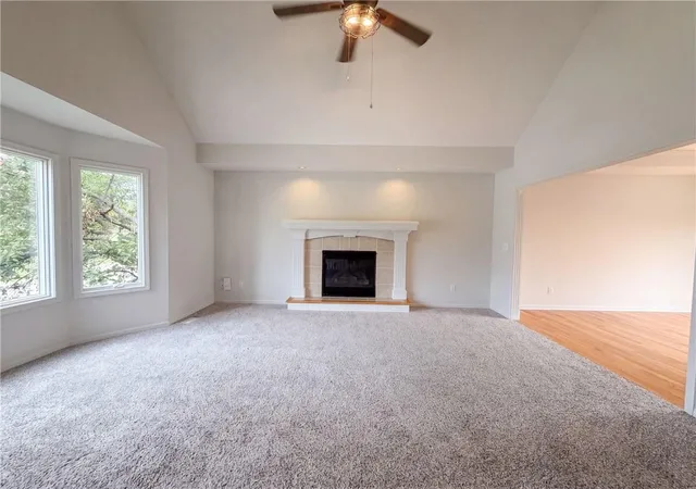 3rd image of 403 S Lakeshore Dr, Raymore, MO 64083 | MLS# 2638694