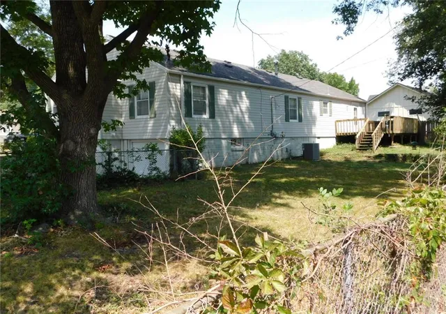 14th image of 613 W Jefferson St, Pittsburg, KS 66762 | MLS# 2638695