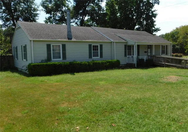 3rd image of 613 W Jefferson St, Pittsburg, KS 66762 | MLS# 2638695