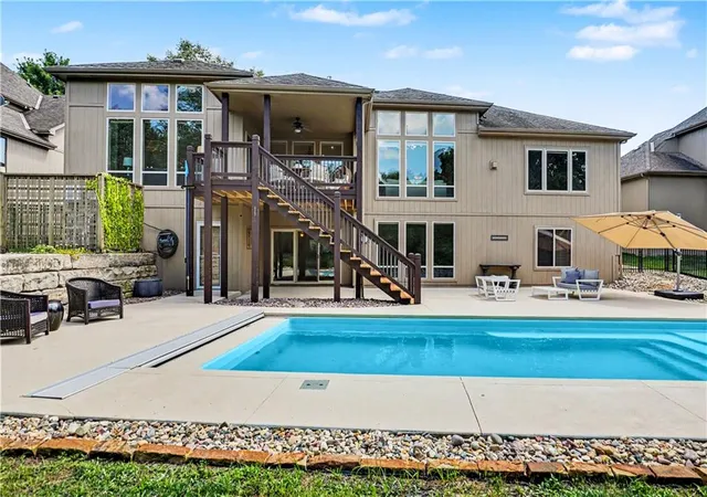 1st image of 1616 Ne Daltons Ridge Dr, Lee's Summit, MO 64064 | MLS# 2638701