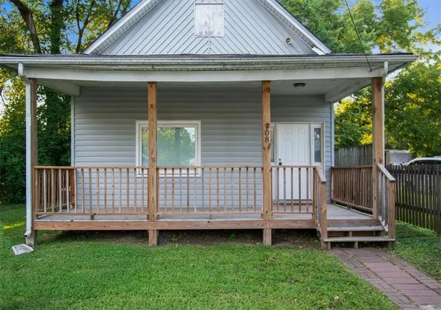 Photo 3 of Single family home for sale at 908 N High St, Sugar Creek, MO 64054 | MLS# 2638706 | Listing updated on 2026-08-29