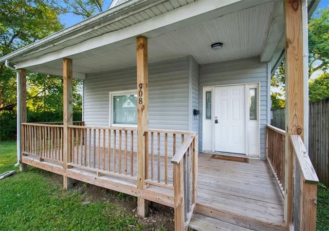 Photo 4 of Single family home for sale at 908 N High St, Sugar Creek, MO 64054 | MLS# 2638706 | Listing updated on 2026-08-29