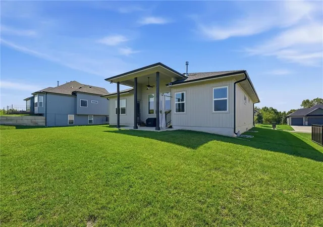 Photo 4 of Sale Pending at 1604 Sw 27Th St, Lee's Summit, MO 64082 | MLS# 2638708 | Listing updated on 2026-09-01