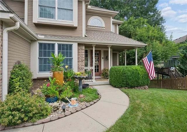 Photo 2 of Single family home for sale at 1721 Parkside Dr, Liberty, MO 64068 | MLS# 2638711 | Listing updated on 2026-09-30