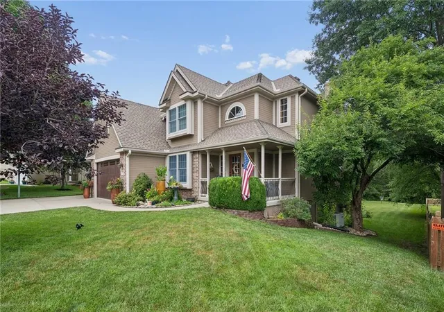 Photo 3 of Single family home for sale at 1721 Parkside Dr, Liberty, MO 64068 | MLS# 2638711 | Listing updated on 2026-09-30