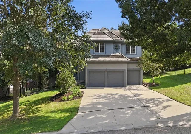 Photo 1 of Single family home for sale at 21221 W 81st Pl, Lenexa, KS 66220 | MLS# 2638720 | Listing updated on 2026-09-29