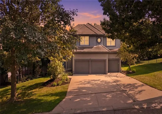 Photo 2 of Single family home for sale at 21221 W 81st Pl, Lenexa, KS 66220 | MLS# 2638720 | Listing updated on 2026-09-29