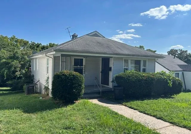 Photo 2 of Single family home for sale at 3621 E 46th Ter, Kansas City, MO 64130 | MLS# 2638722 | Listing updated on 2026-08-27